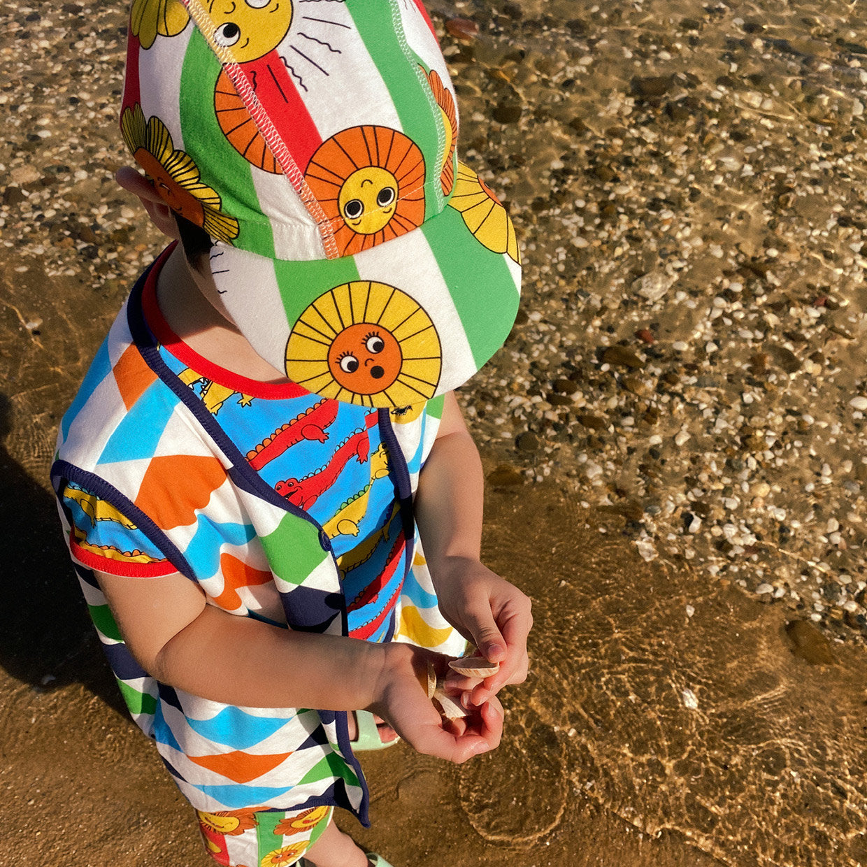 T-shirt with crocodiles