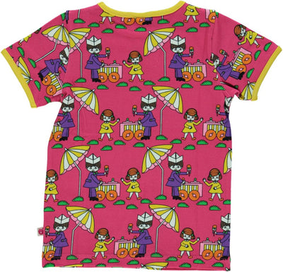 T-shirt with ice cream stand