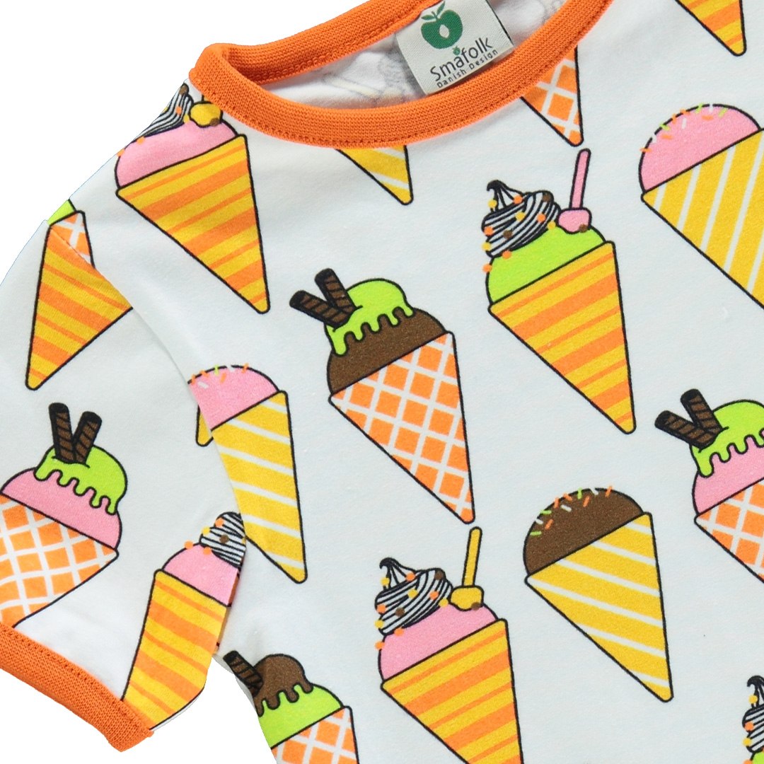 T-shirt with ice cream