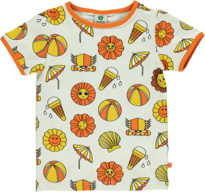 T-shirt with summer vacation symbols