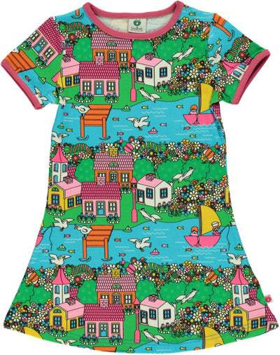 Short-sleeved dress with summer landscape