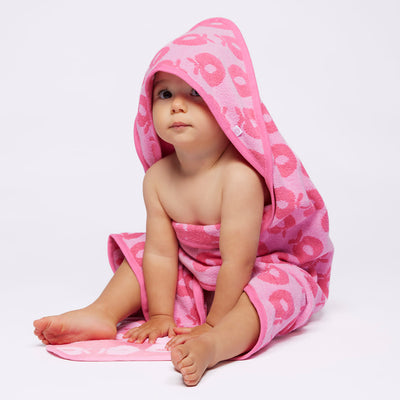 Baby towel with apples