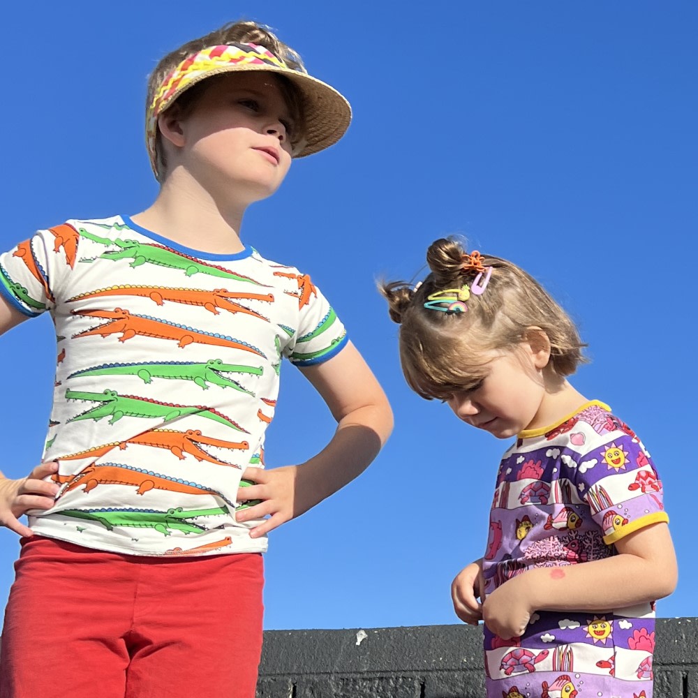 T-shirt with crocodiles