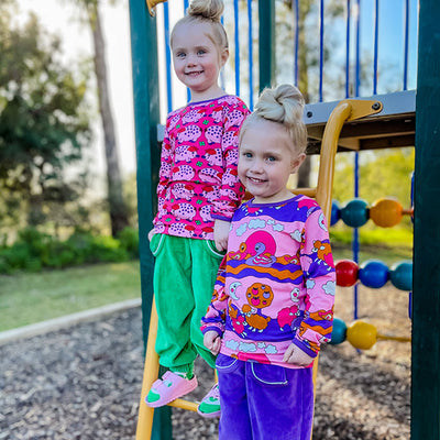 Long-sleeved top with sheep and ducks