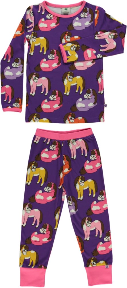 Nightwear with horses