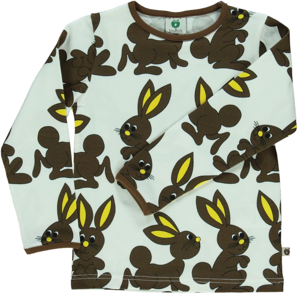 T-shirt with rabbit