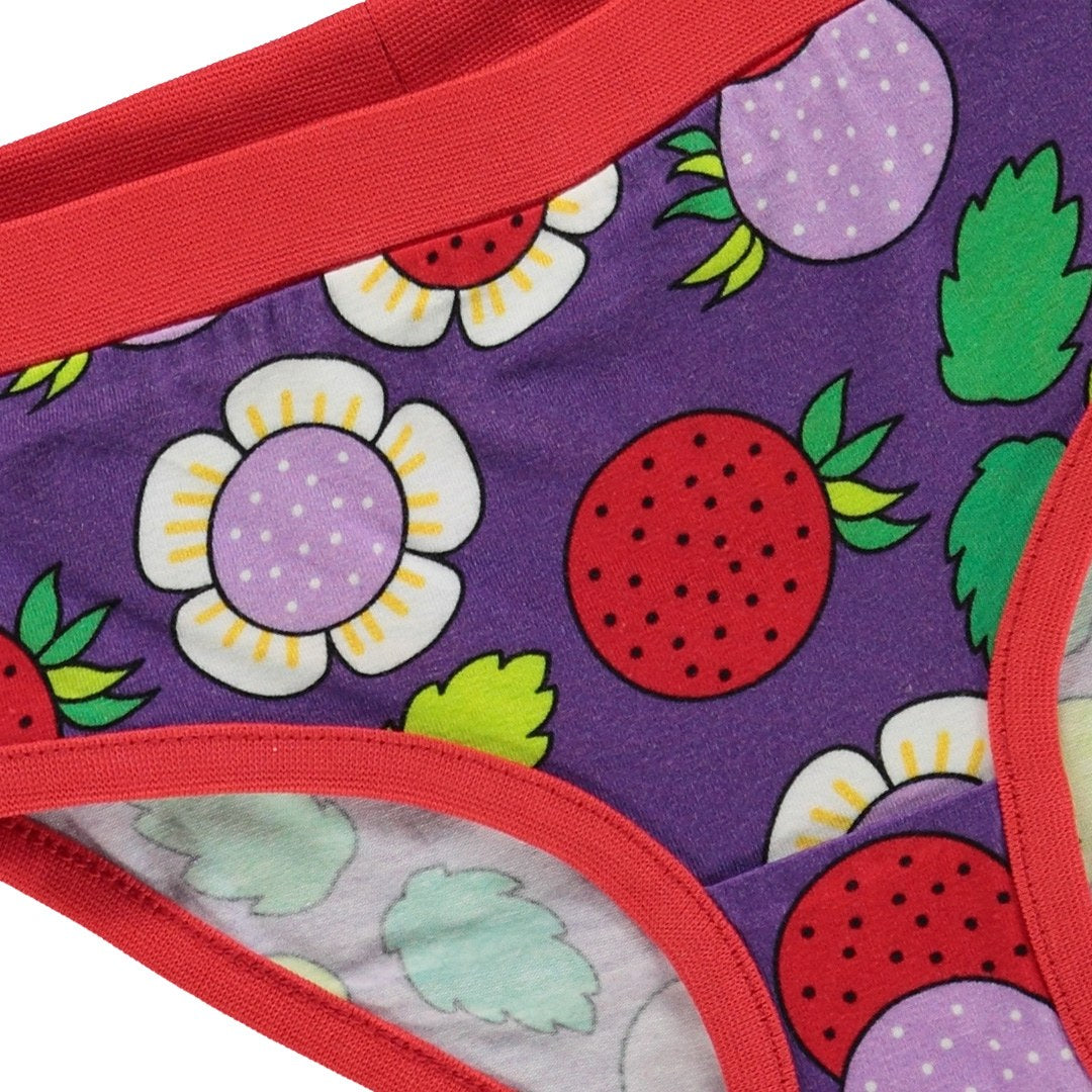 Underwear set with strawberries